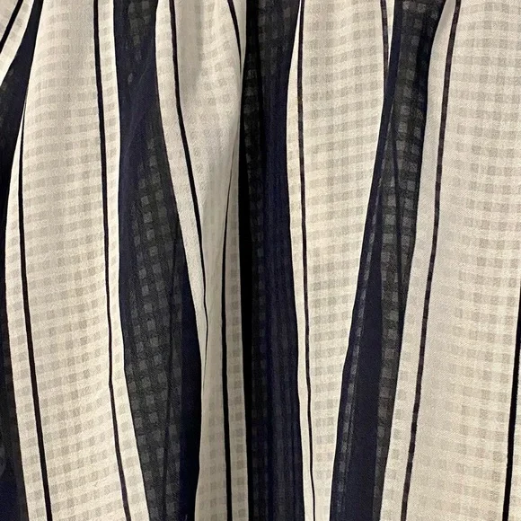 Merona Blouse 🖤 - Picture 4 of 6